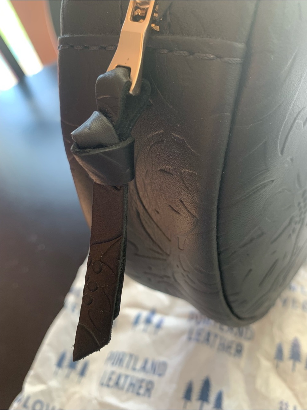 Portland Leather Goods Circle Crossbody Bag in DAHLIA! - Picture 6 of 10